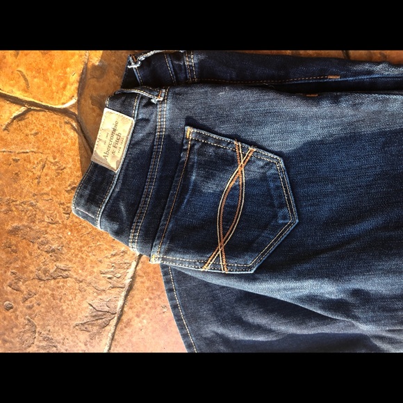 Jeans - Picture 2 of 3